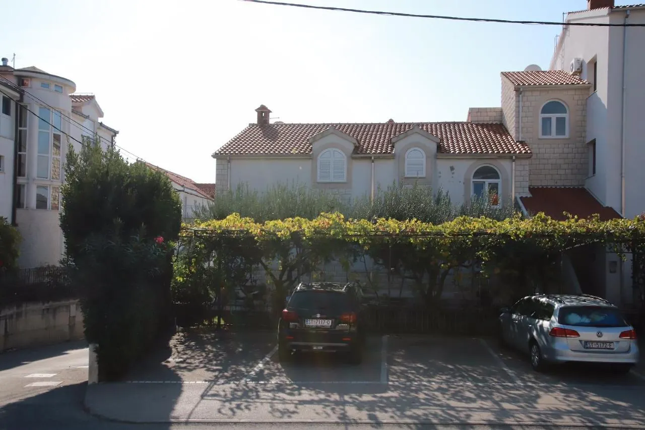 Apartments Sustic Kaštela